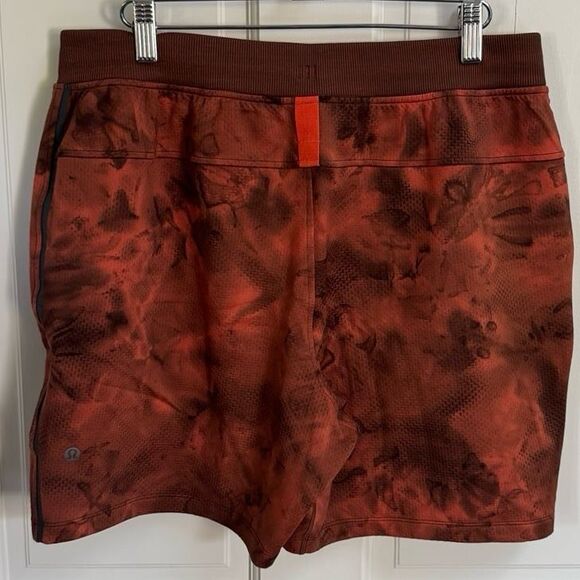 Lululemon Textured Tech Short Size Large - Picture 7 of 8